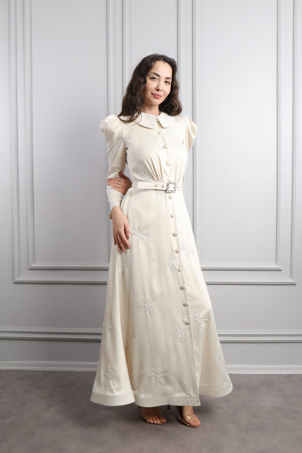 Bebe Yaka Beli Kemerli Boncuk İşlemeli Saten Elbise Kemik