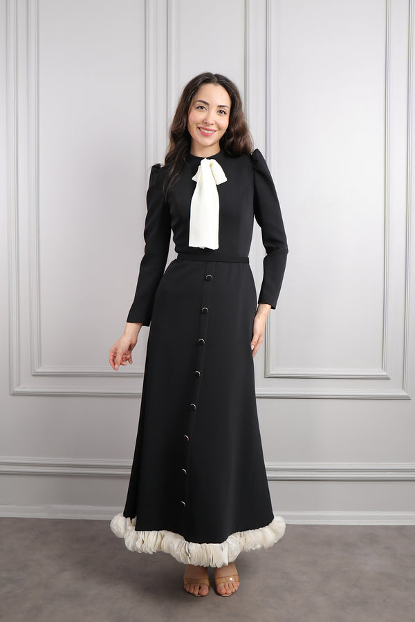 Yakası Bağlamalı Önü Düğme Detaylı Elbise Siyah