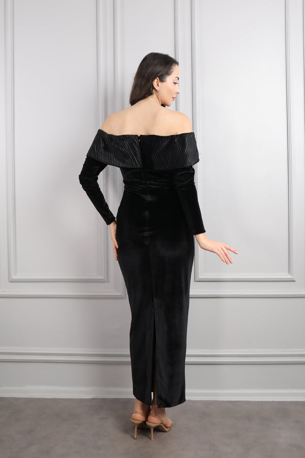 Kayık Yaka Beli Çiçek Detaylı Kadife Abiye Siyah