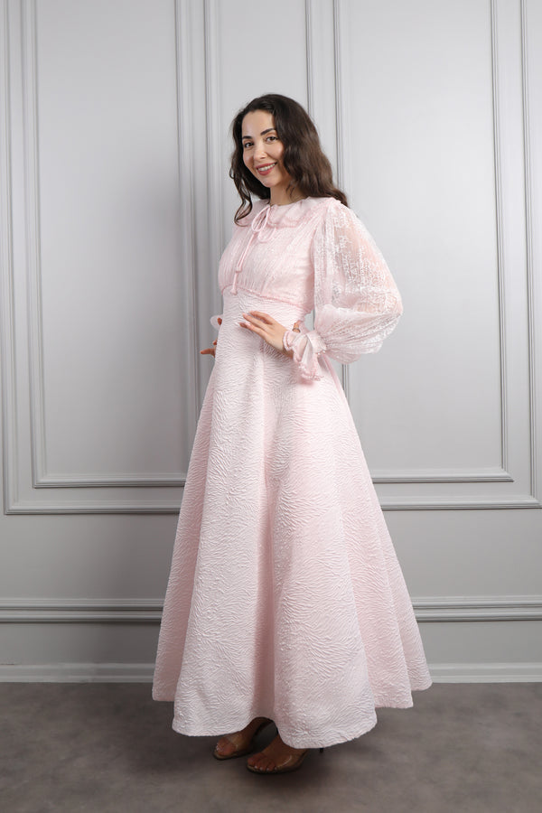 Bebe Yaka Boncuk İşlemeli Üstü Dantelli Elbise Pudra