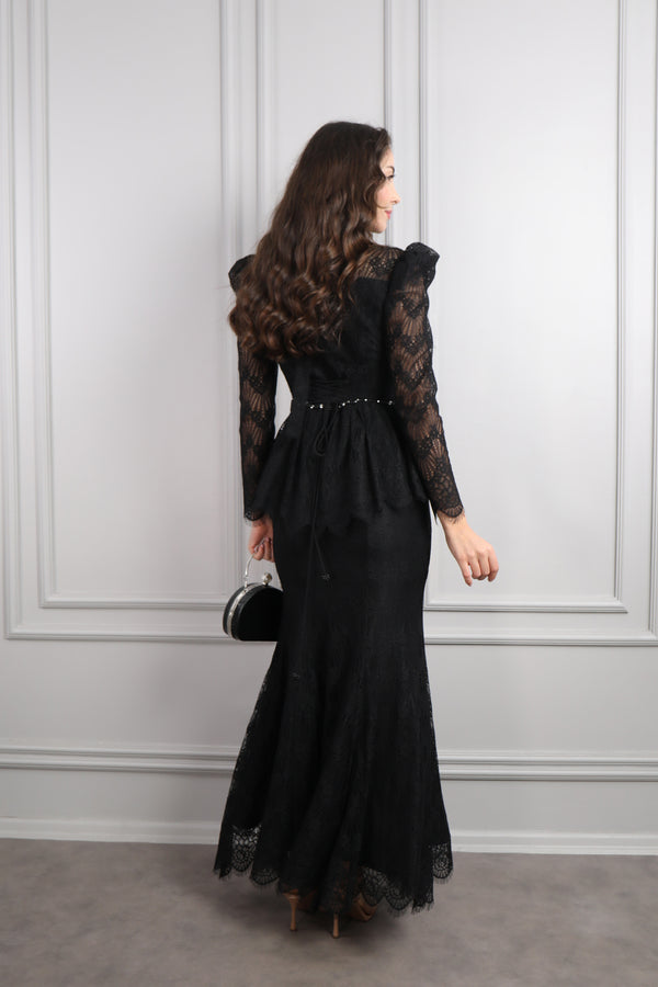 Hakim Yaka Boncuk İşlemeli Çanta Aksesuar Detaylı Dantelli Etek Takım Siyah