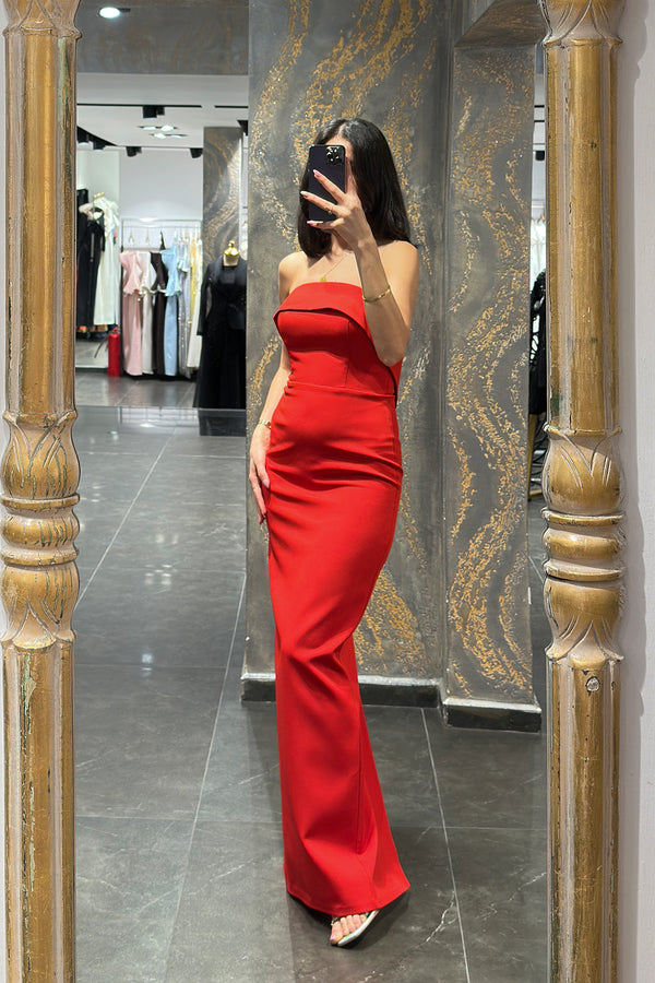 Straplez Gül Detaylı Tak-Çıkar Kollu Kalem Abiye Kırmızı