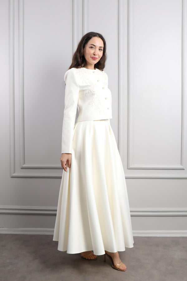 Ceketi Düğme Detaylı Boncuk İşlemeli Etek Takım Ekru