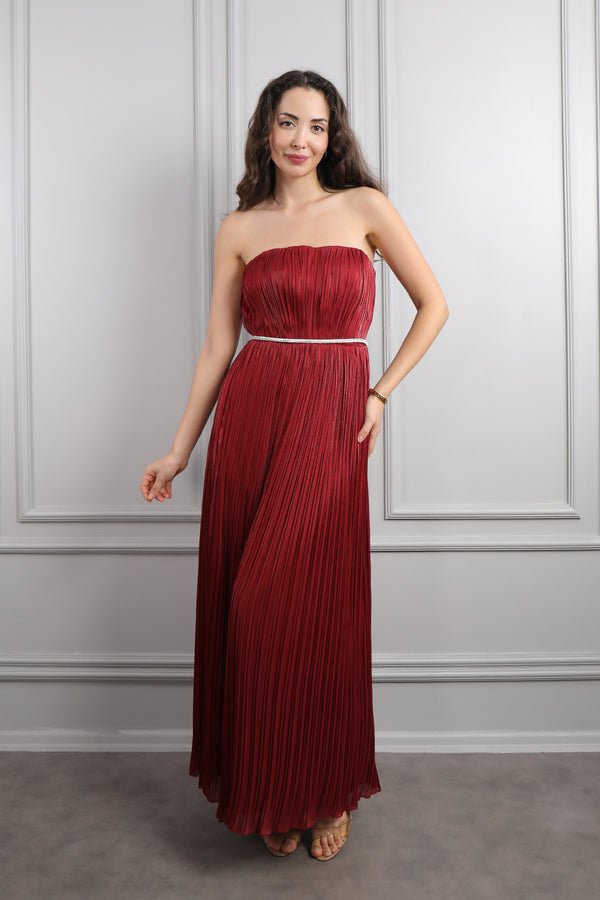 Straplez Pelerin Detaylı Kemeri Taş İşlemeli Pileli Şifon Elbise Bordo