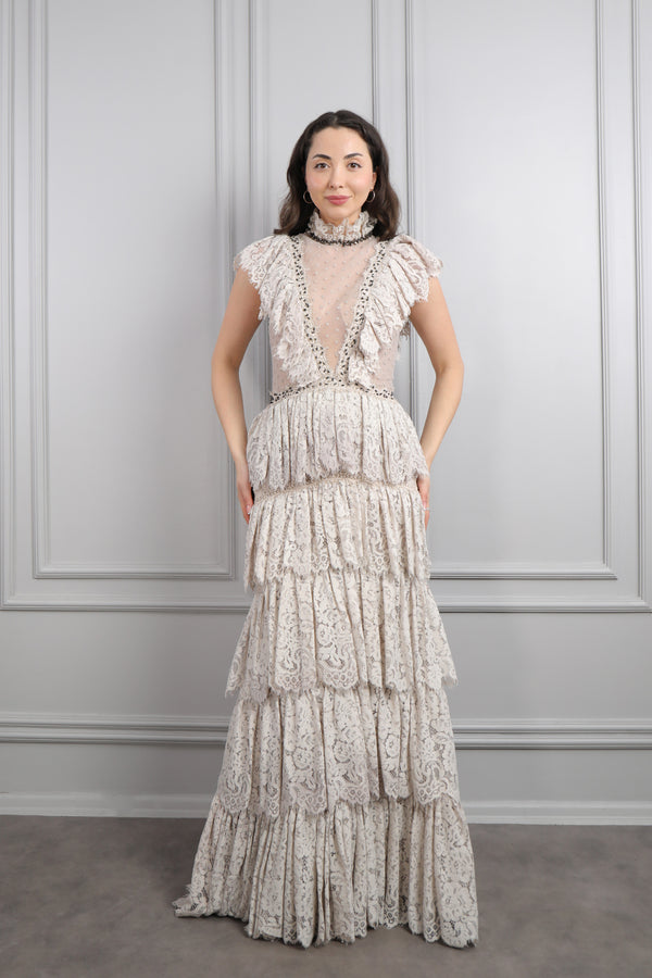 Hakim Yaka Transparan Detaylı Fırfırlı Dantelli Büyük Beden Abiye Taş