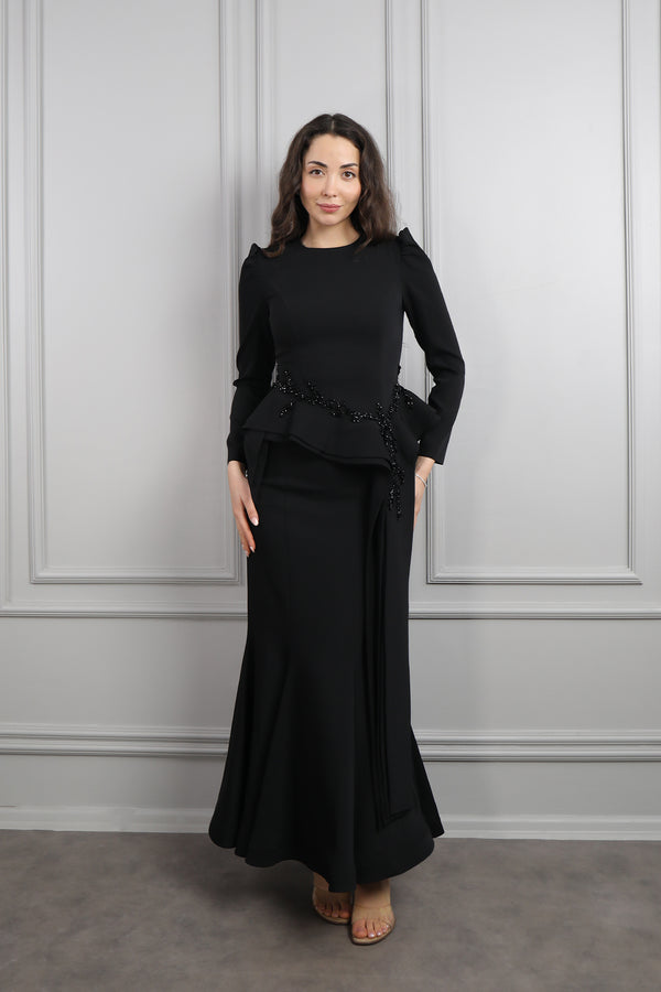 Oval Yaka Boncuk İşlemeli Pelerin Detaylı Etek Takım Siyah