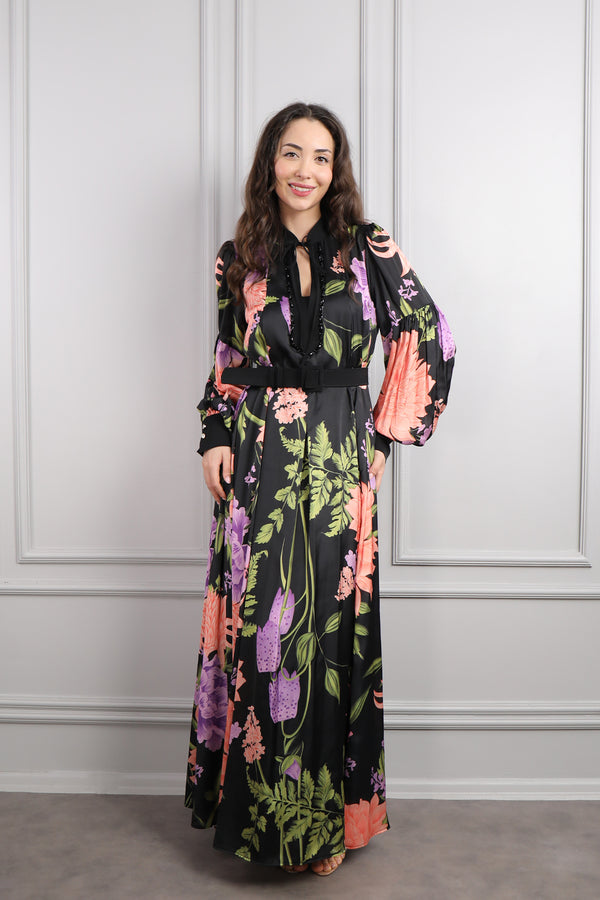 Yakası Bağlamalı Boncuk İşlemeli Desenli Büyük Beden Elbise Siyah-Pudra