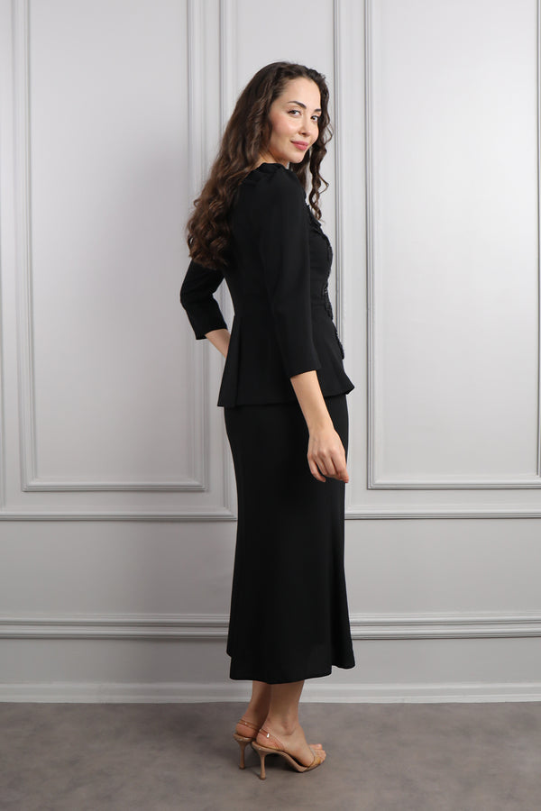 Kare Yaka Çiçek Detaylı Midi Boy Elbise Siyah