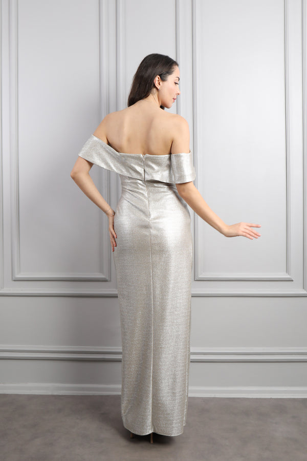 Hayık Yaka Önü Drapeli Yırtmaçlı Parlak Kumaş Abiye Bej