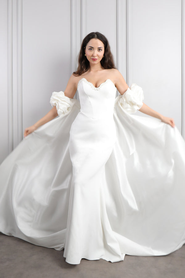 Straplez İnci İşlemeli Pelerin Detaylı Abiye Krem