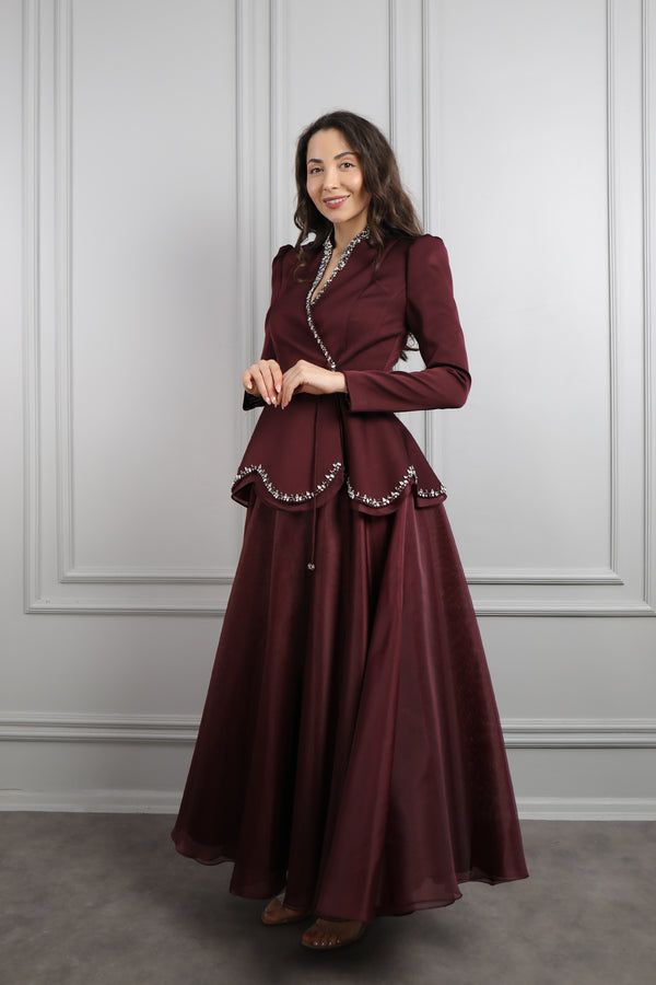 Ceketi Taş İşlemeli Beli Kuşaklı Saten Etek Takım Vişne