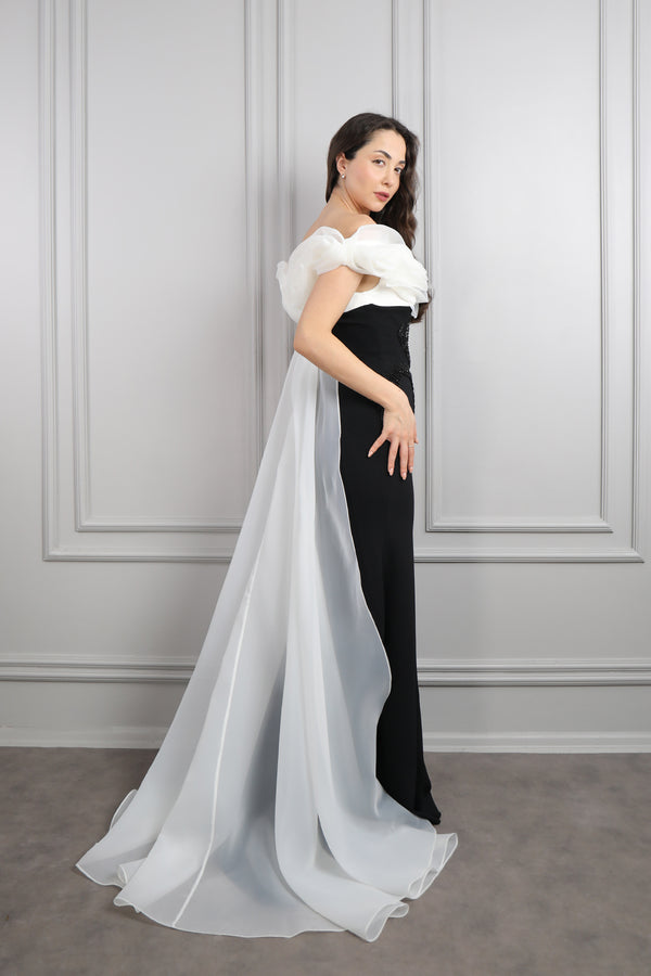 Kayık Yaka Boncuk İşlemeli Sırtı Pelerin Detaylı Abiye Siyah