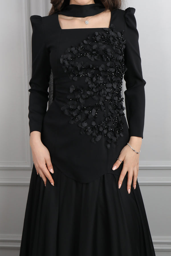 Kare Yaka Boncuk İşlemeli Fular Detaylı Şifon Etek Takım Siyah