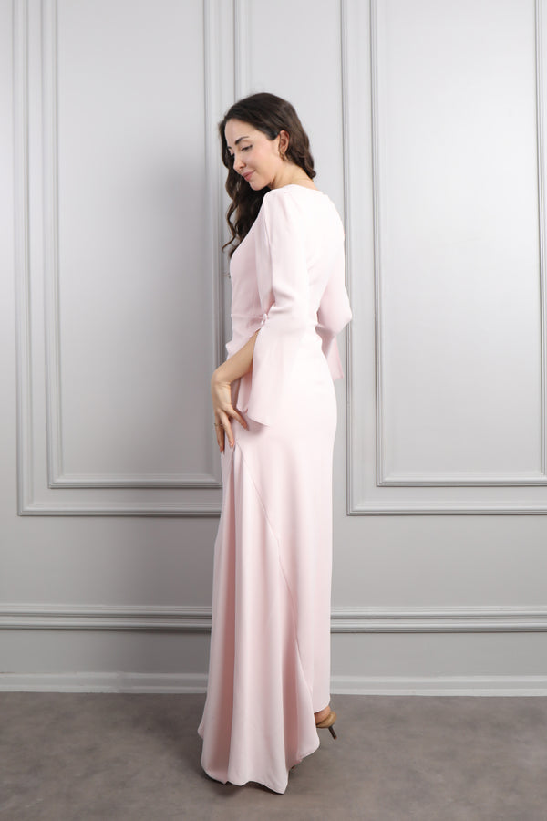 Omuuz Taş İşlemeli Kolları Yurtmaç Detaylı Drapeli Büyük Beden Elbise Pudra