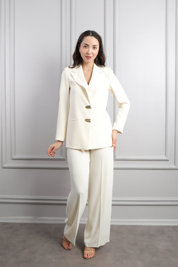 Önü Gold Düğmeli Sırtı Transapran Detaylı Pantolon Takım Ekru