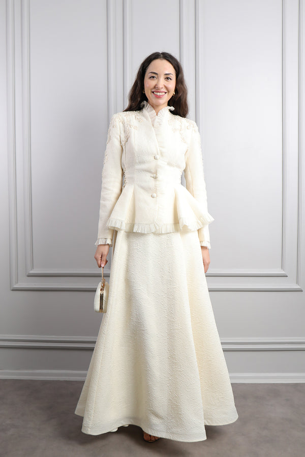 Ceketi Fırfırlı Boncuk İşlemeli Çanta Aksesuar Detaylı Etek Takım Ekru