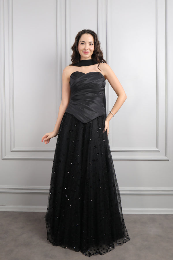 Straplez Drapeli Fular Detaylı Eteği Tüllü Abiye Siyah