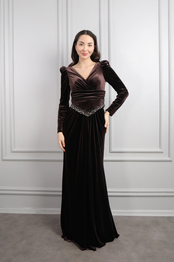 V Yaka Beli Taş İşlemeli Kadife Abiye Kahve