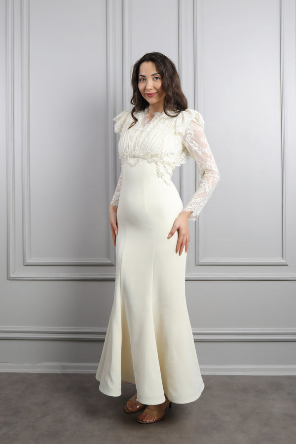 Üstü Dantelli Boncuk İşlemeli Elbise Ekru