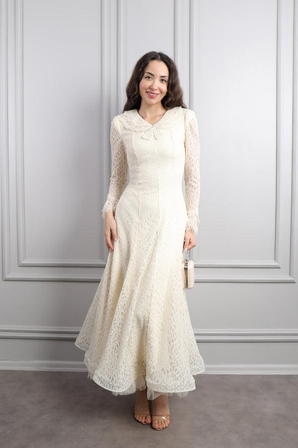 Bebe Yaka Boncuk İşlemeli Çanta Aksesuar Detaylı Dantel Elbise Kemik