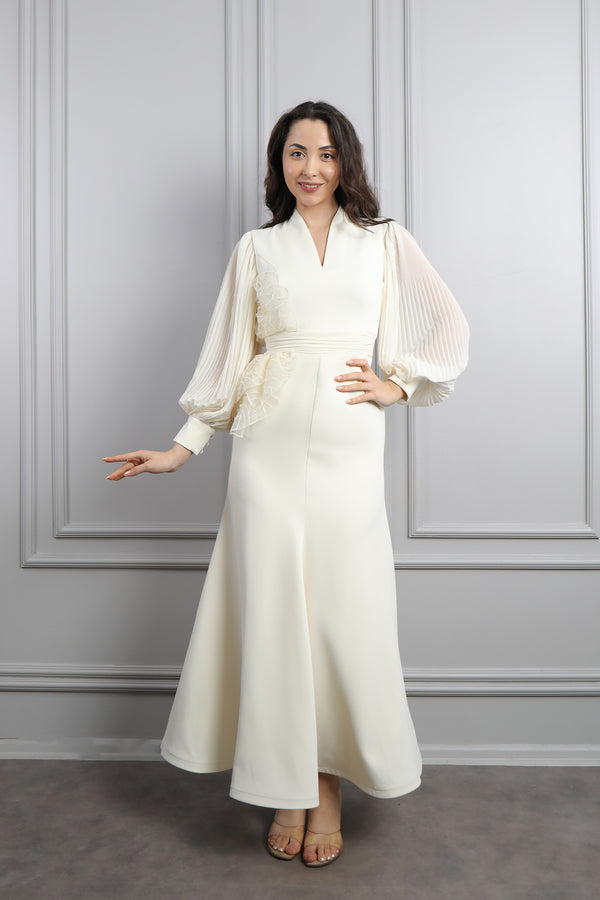 V Yaka Beli Çiçek Detaylı Şifon Kol Elbise Ekru