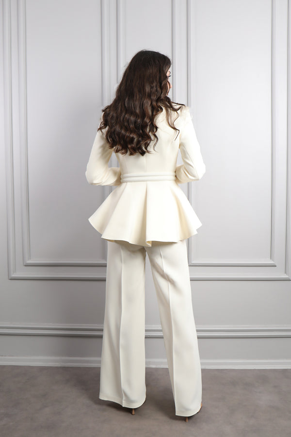 Asimetrik Yaka Taş Detaylı Beli Kemerli Pantolon Takım Ekru