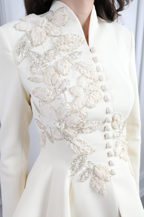 Ceketi Düğme Detaylı Çiçek İşlemeli Pantolon Takım Ekru