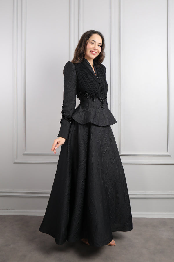 Önü Düğme Detaylı Boncuk İşlemeli Etek Takım Siyah