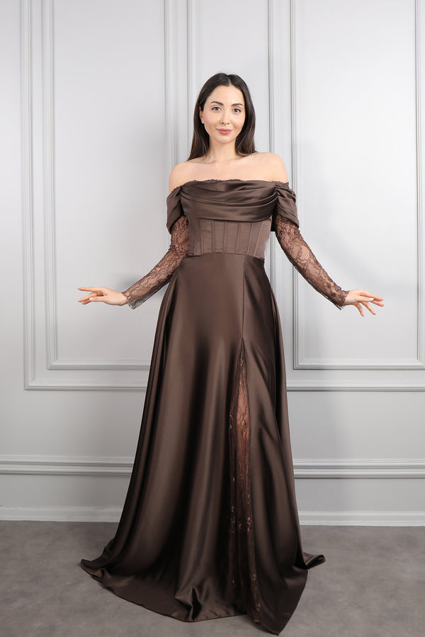 Kayık Yaka Dantel Detaylı Drapeli Saten Abiye Kahve