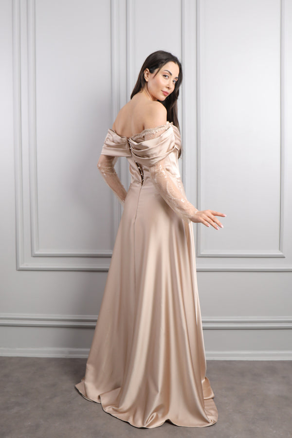 Kayık Yaka Dantel Detaylı Drapeli Saten Abiye Vizon