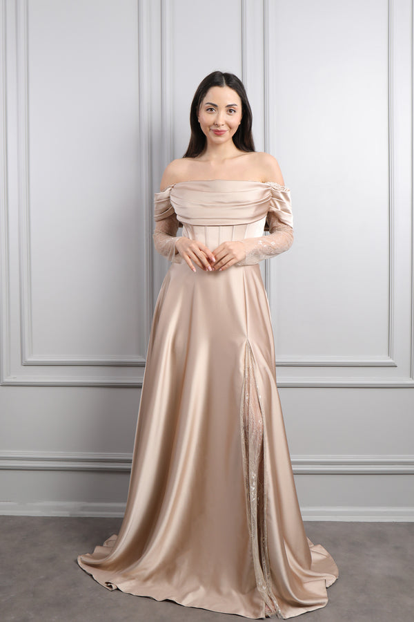 Kayık Yaka Dantel Detaylı Drapeli Saten Abiye Vizon