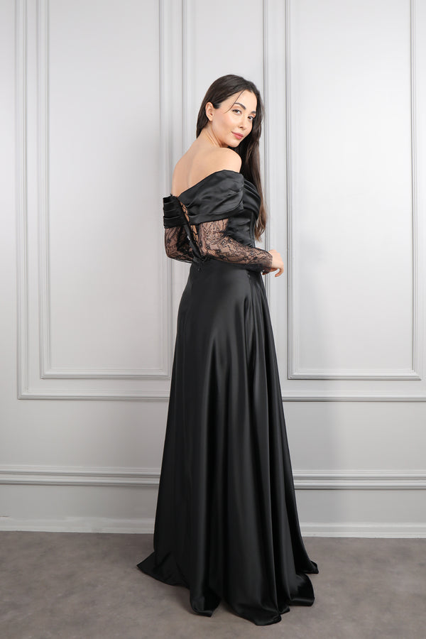 Kayık Yaka Dantel Detaylı Drapeli Saten Abiye Siyah