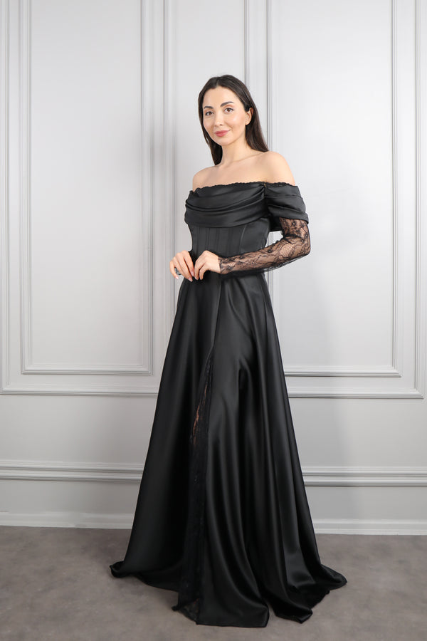 Kayık Yaka Dantel Detaylı Drapeli Saten Abiye Siyah