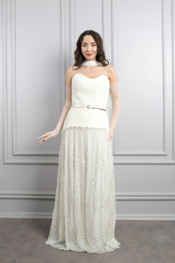 Straplez Beli Kemerli Eldiven Aksesuar Detaylı Eteği Tüllü Abiye Kemik