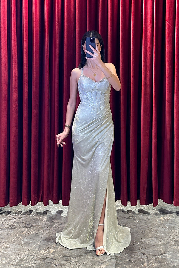 Boyundan Bağlamalı Önü Taş İşlemeli Drape Detaylı Simli Abiye Gold