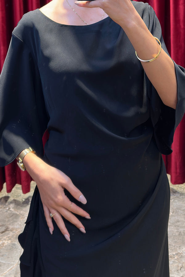 Oval Yaka Yarasa Kollu Eteği Hareketli Elbise Siyah