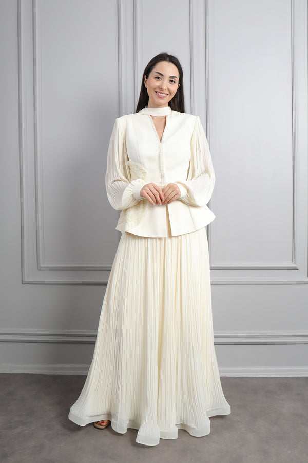 Ceketi Kristal Taş İşlemeli Beli Yaprak Detaylı Etek Takım Ekru