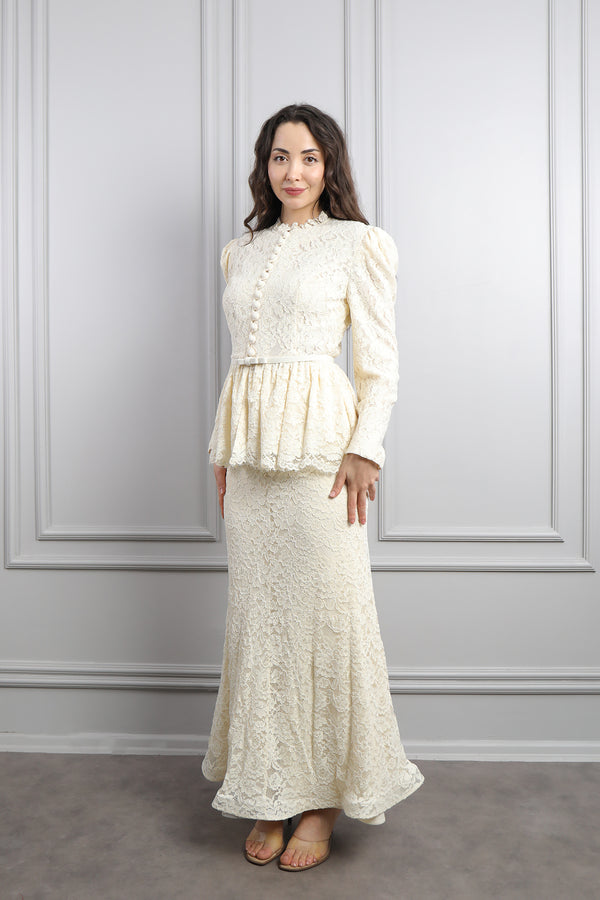 Önü Düğmeli Beli Kemerli Dantelli Etek Takım Ekru