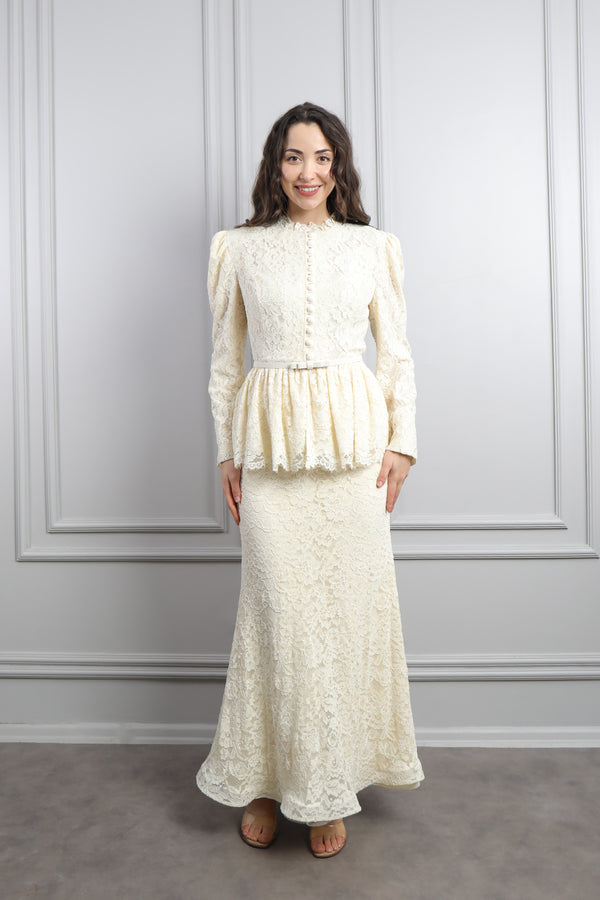 Önü Düğmeli Beli Kemerli Dantelli Etek Takım Ekru