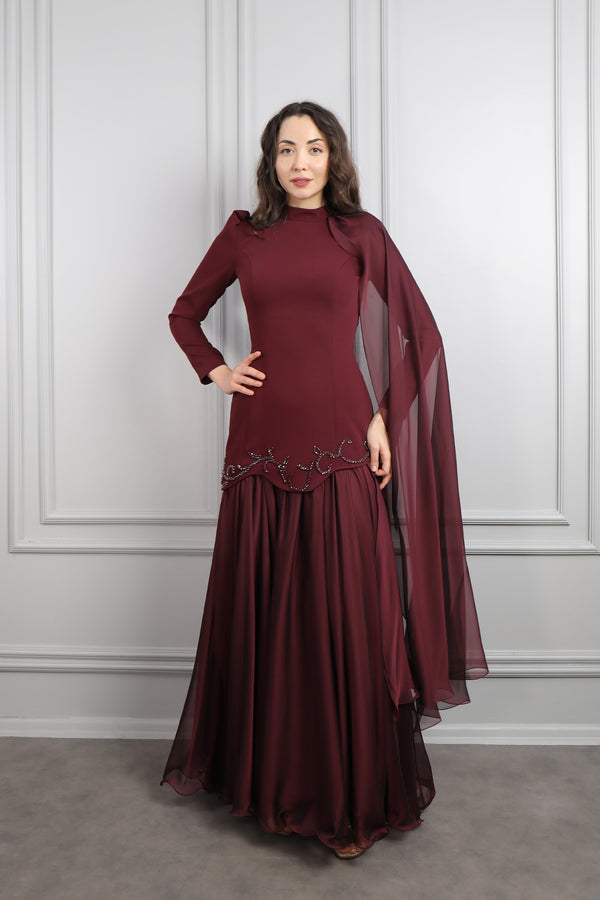 Hakim Yaka Boncuk İşlemeli Omuzdan Pelerin Detaylı Elbise Bordo