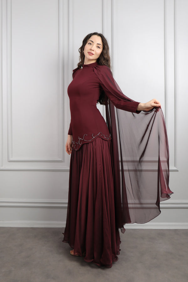 Hakim Yaka Boncuk İşlemeli Omuzdan Pelerin Detaylı Elbise Bordo