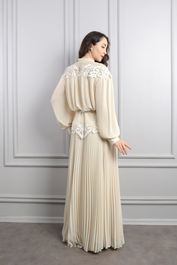 Yakası Bağlamalı Transparan Kadife Detaylı Büyük Beden Şifon Elbise Bej