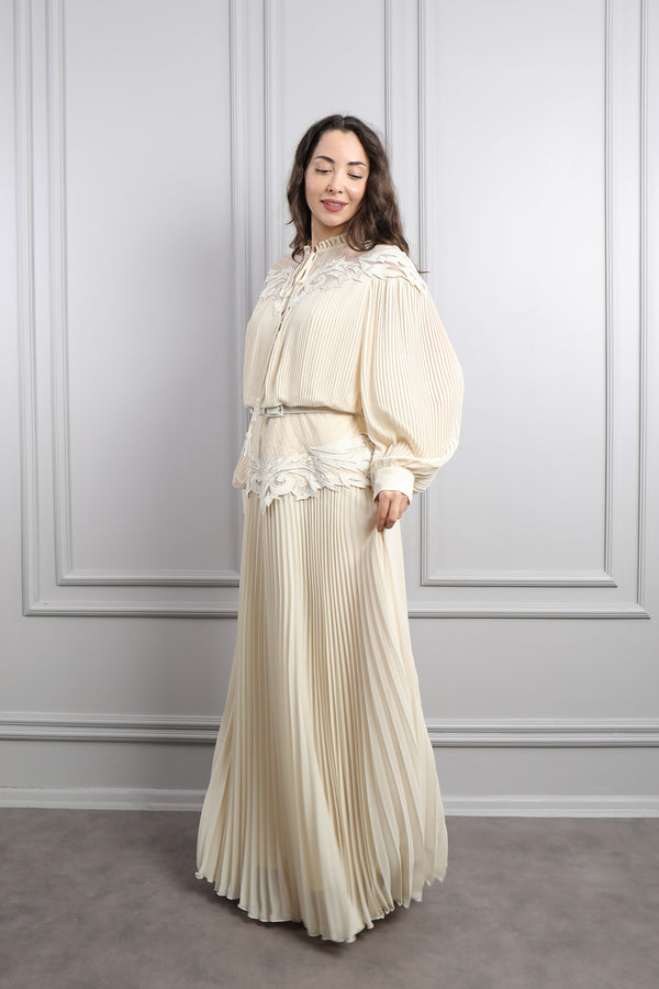 Yakası Bağlamalı Transparan Kadife Detaylı Büyük Beden Şifon Elbise Bej