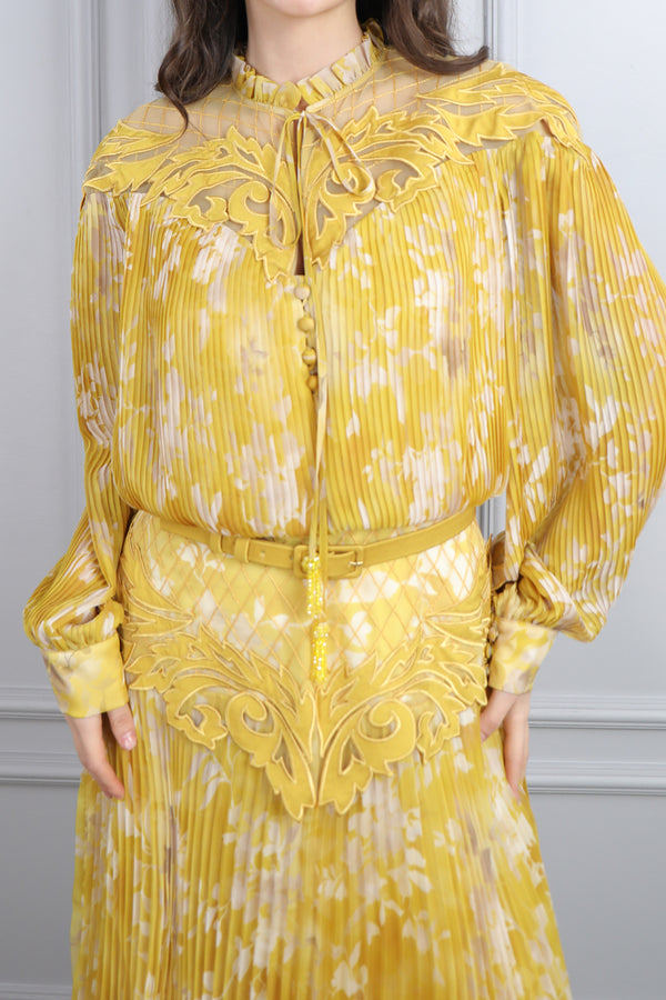 Yakası Bağlamalı Transparan Kadife Detayl Desenliı Büyük Beden Şifon Elbise Sarı