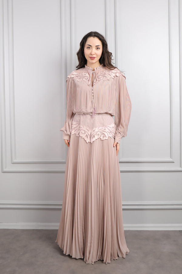Yakası Bağlamalı Transparan Kadife Detaylı Büyük Beden Şifon Elbise Pudra
