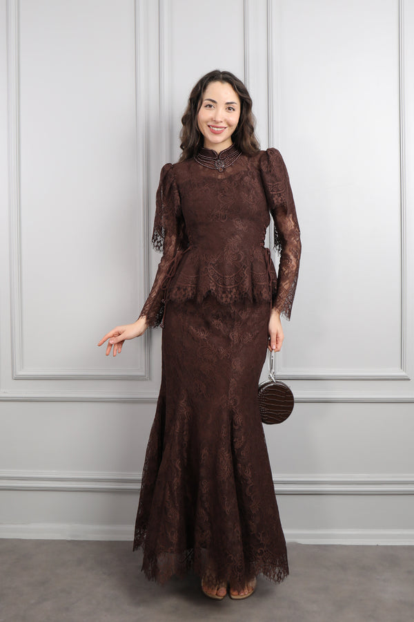 Hakim Yaka İnci İşlemeli Dantelli Etek Takım Kahve