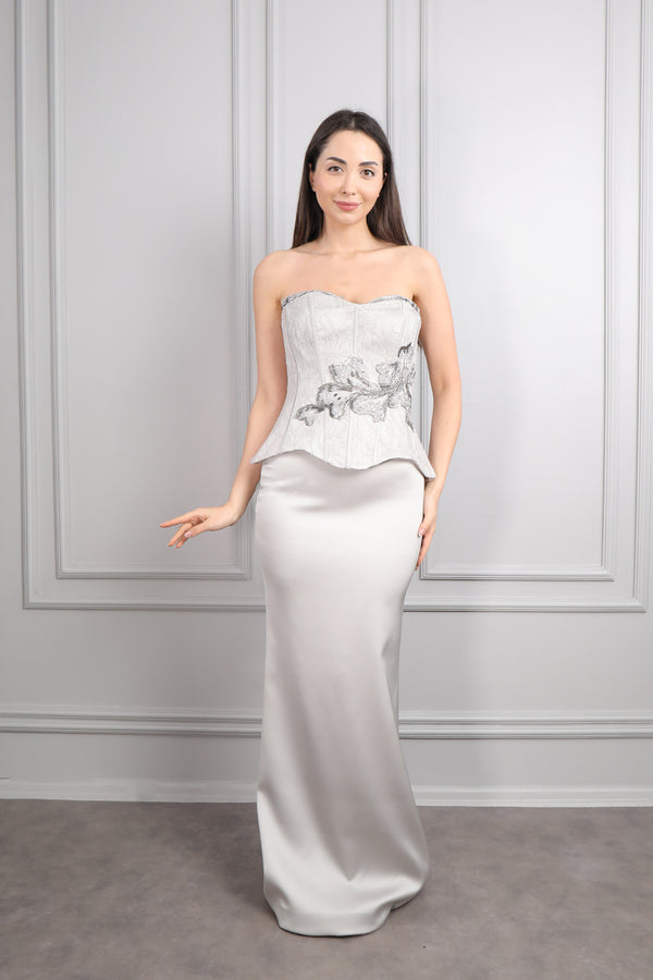 Straplez Yakası Taş İşlemeli Beli Çiçek Detaylı Balık Abiye Taş