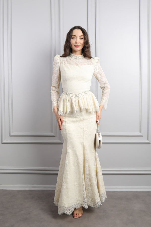 Hakim Yaka Boncuk İşlemeli Çanta Aksesuar Detaylı Dantelli Etek Takım Ekru