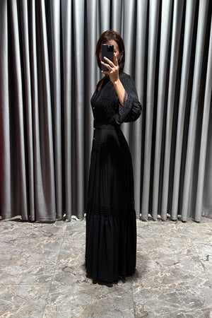 Beli Kemerli Gold Düğme Detaylı Büyük Beden Elbise Siyah